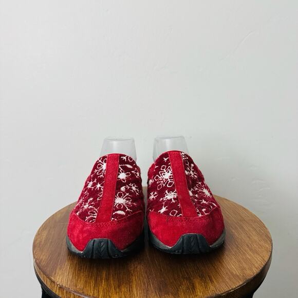 Easy Spirit Traveltime 339 Red And White Snowflake Slip On Shoes Women’s Size 8 - Picture 2 of 10